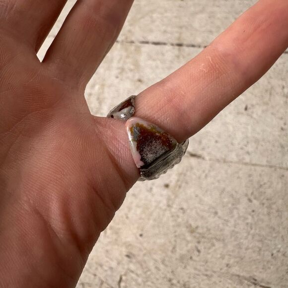 Vintage 60s Mary And Jesus Plastic Flicker Ring - Picture 3 of 6